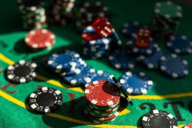 wslot platform interface showing slot games, live-dealer tables, and sports betting markets